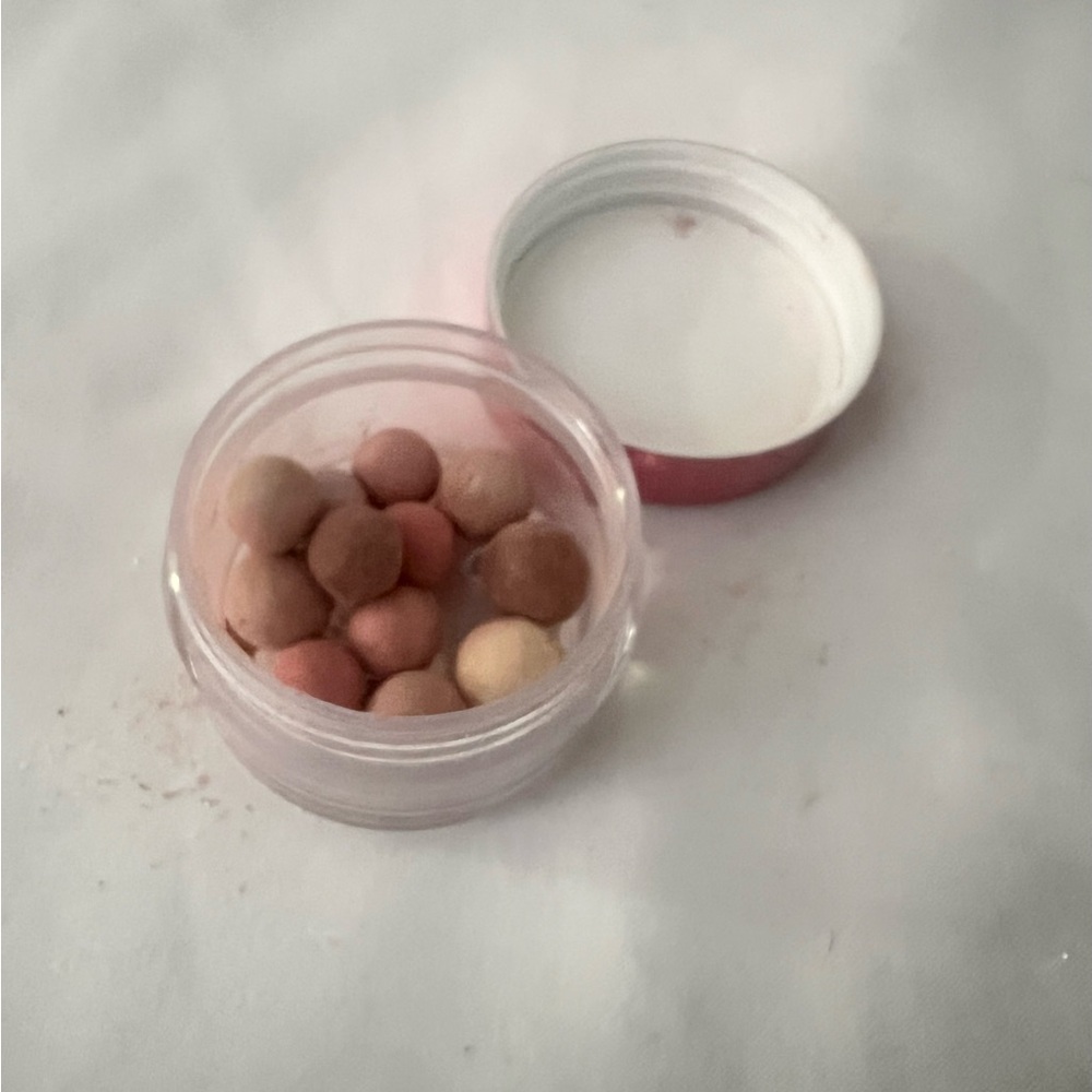 GUERLAIN METEORITES LIGHT REVEALING PEARLS OF POWDER 4 Dore warm Deluxe sample